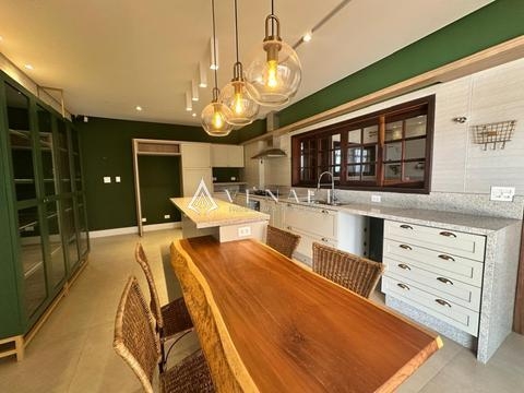 Casa à venda em Maringá, Jardim Guaporé, com 4 suítes, com 320 m², Condomínio Residencial Village