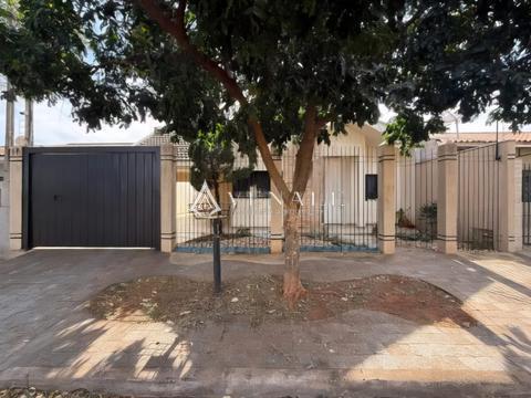 Casa à venda em Maringá, Loteamento Batel, com 2 quartos, com 190 m²